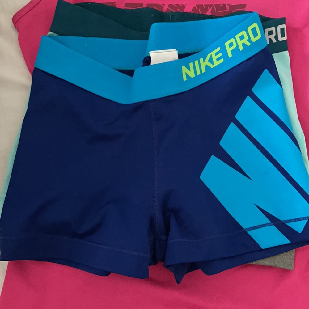 Nike Bundle!! - image 4